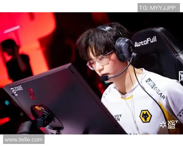 XLG战队精彩表现逆袭AG俱乐部成功晋级赛季决赛的精彩瞬间回顾