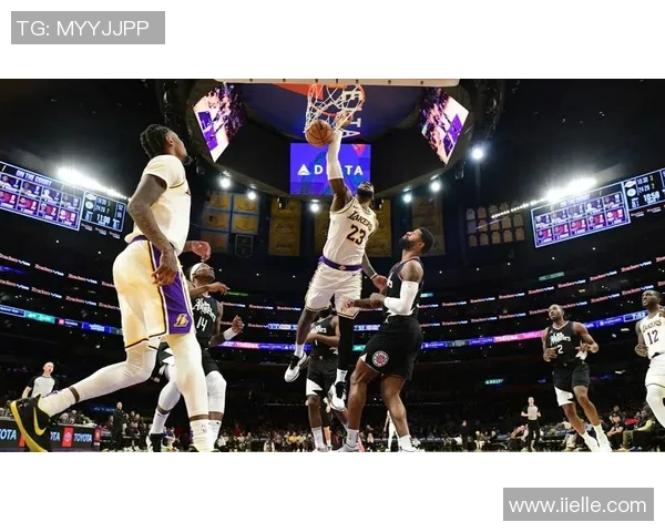 快船险胜湖人，终结连败风波