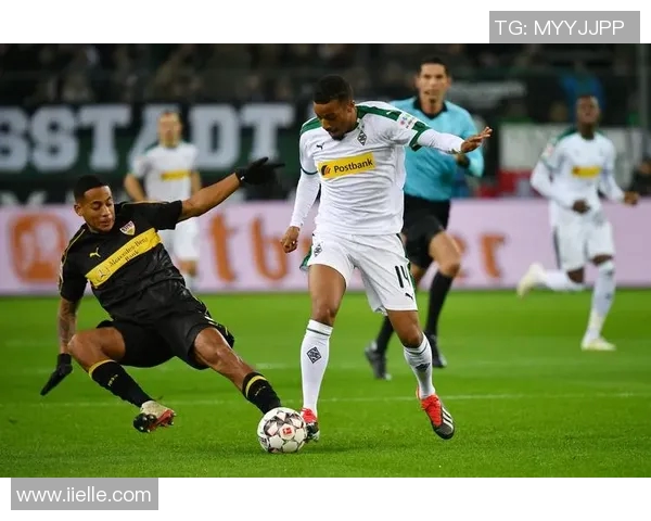 捷纳帽子戏法助法兰克福胜门兴格拉德巴赫 捷纳帽子戏法助法兰克福胜门兴格拉德巴赫