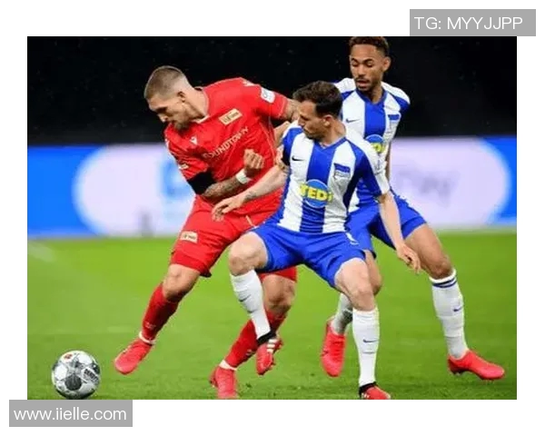 沙尔克04主场失利,陷入保级泥潭,危机加剧 沙尔克04主场失利,陷入保级泥潭,危机加剧