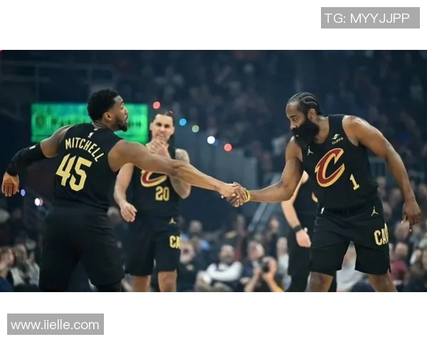 骑士队新援上演惊艳表现，球迷期待着他们在球队中的发挥